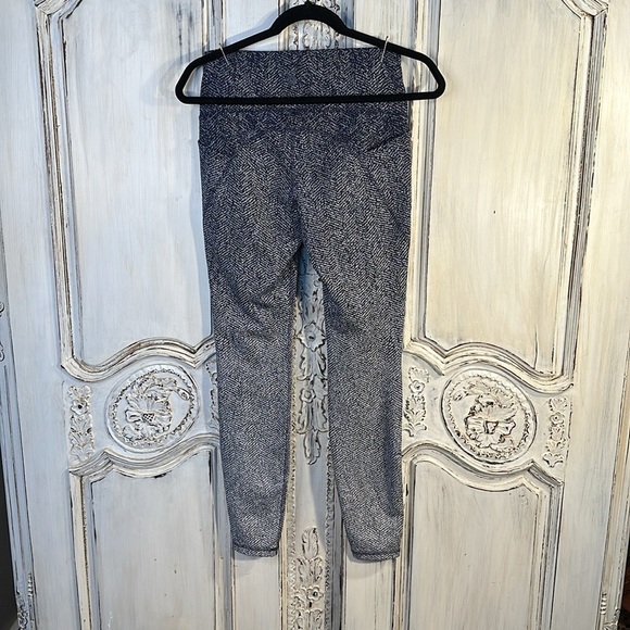 Curated Four Piece Workout Bundle - Picture 11 of 12